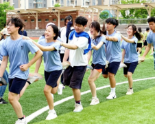 让每个孩子都能得到全面而有个性可窥见
